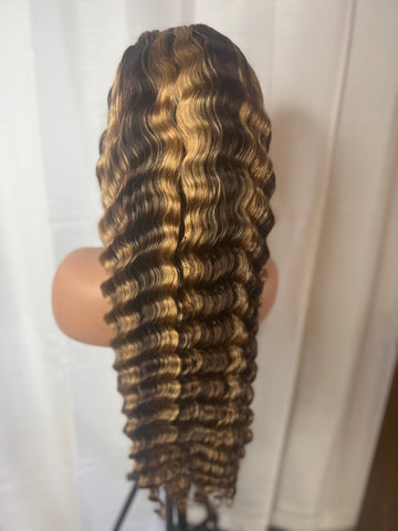 Frontal Curly Wigs ( Ready To Ship Or Pick Up )